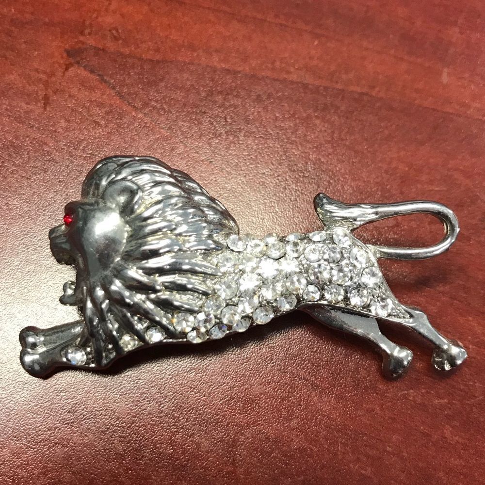Lion Silver Tone Brooch White Rhinestone